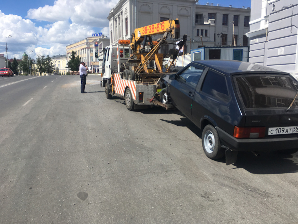 Эвакуатор чуть не забрал машинку( — DRIVE2