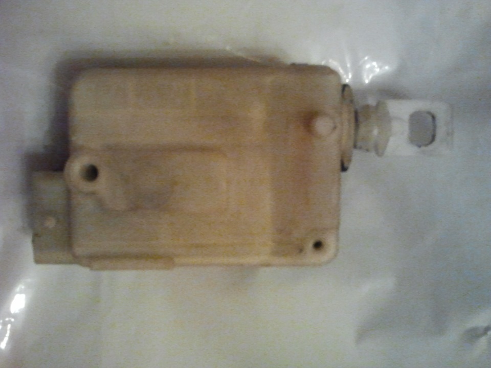 Сломался электропривод замка багажника — Renault Laguna I, 2 л, 1995 ...