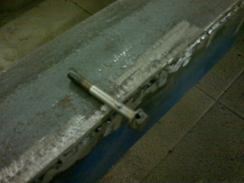 Посмотрел на Драйве как многие переворачивают запаску и решил сделать ...