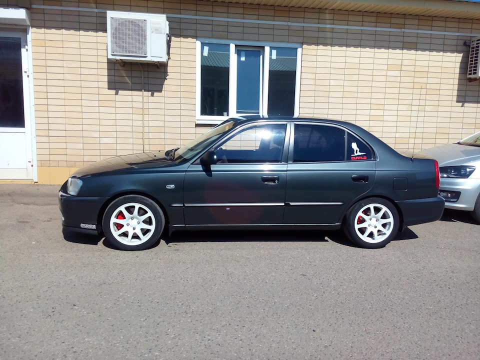 Hyundai accent ii 1. Hyundai accent 2005 красный. хендай акцент универсал. акцент должен быть сделан. акцент должен быть сделан.