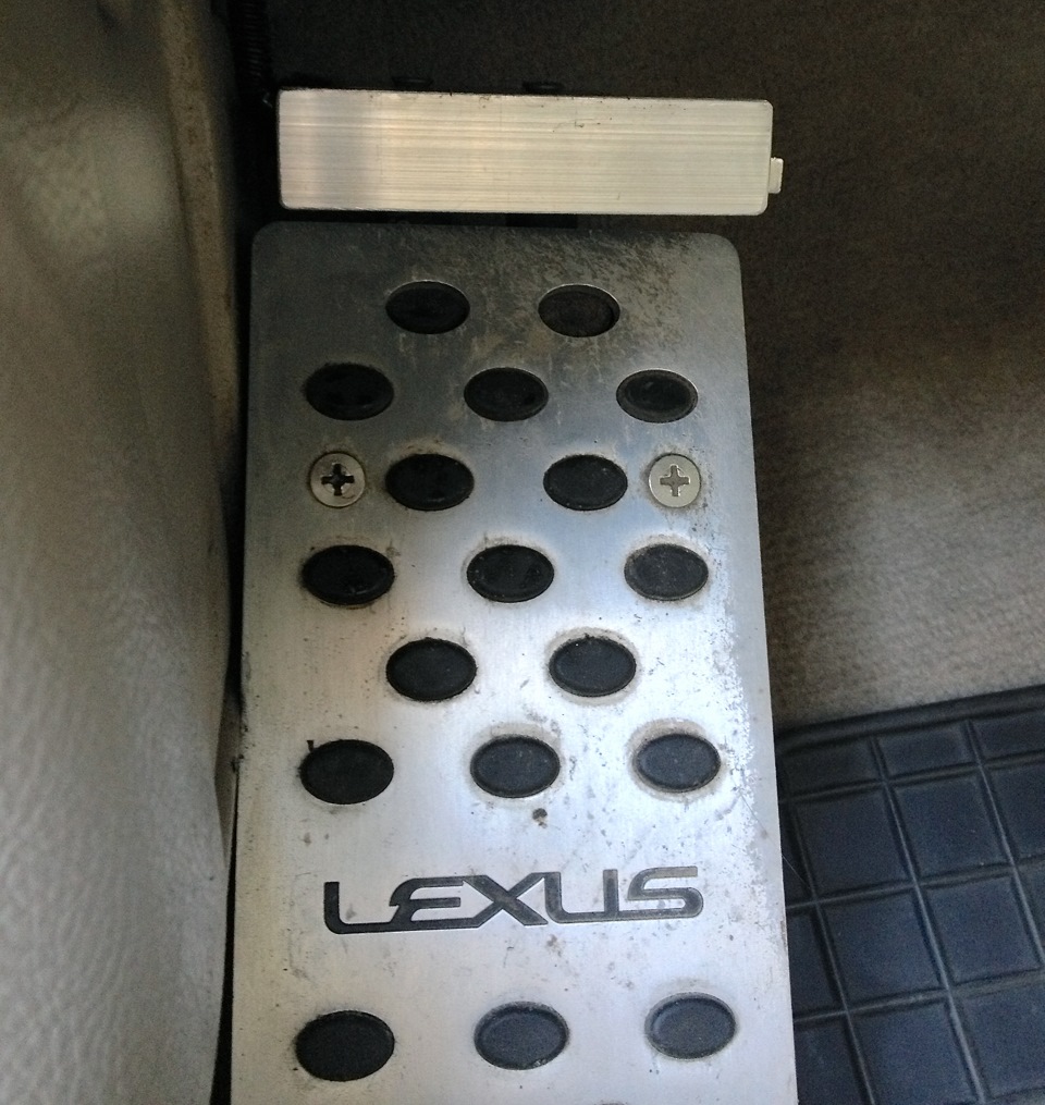 Фото в бортжурнале Lexus IS I