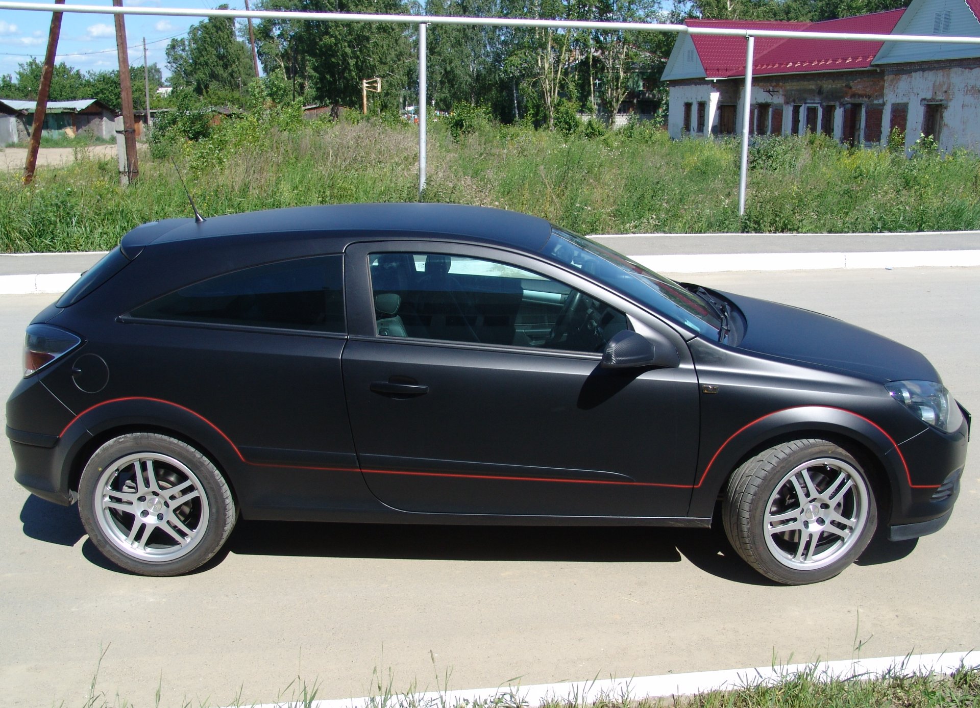 Astra dr. Astra GTC 1.6 AMT черный.