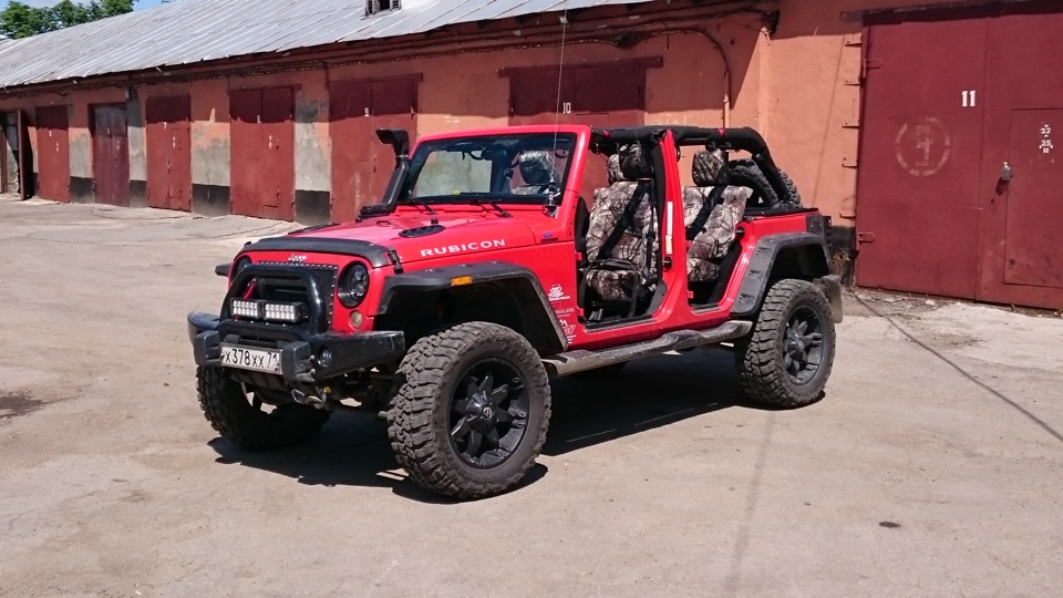Jeep Wrangler Rubicon "жук-солдатик"