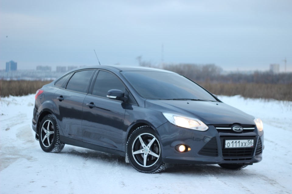 Диски форд 3. Форд фокус 3 седан на литье. Литье на Ford Focus 3. Диски Ford Focus 3 r16. Ford Focus 3 на литых дисках Ford Focus 2.