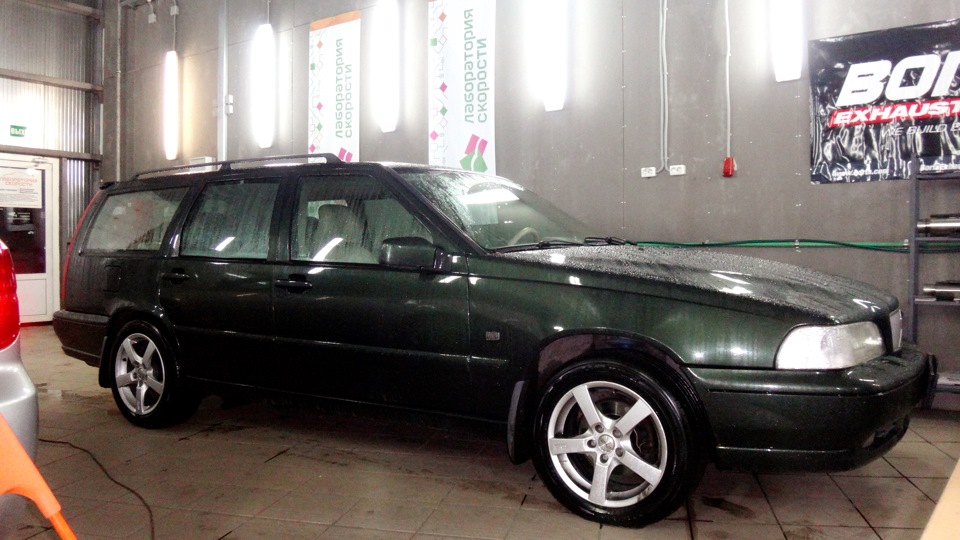 Volvo V70 Emerald Green