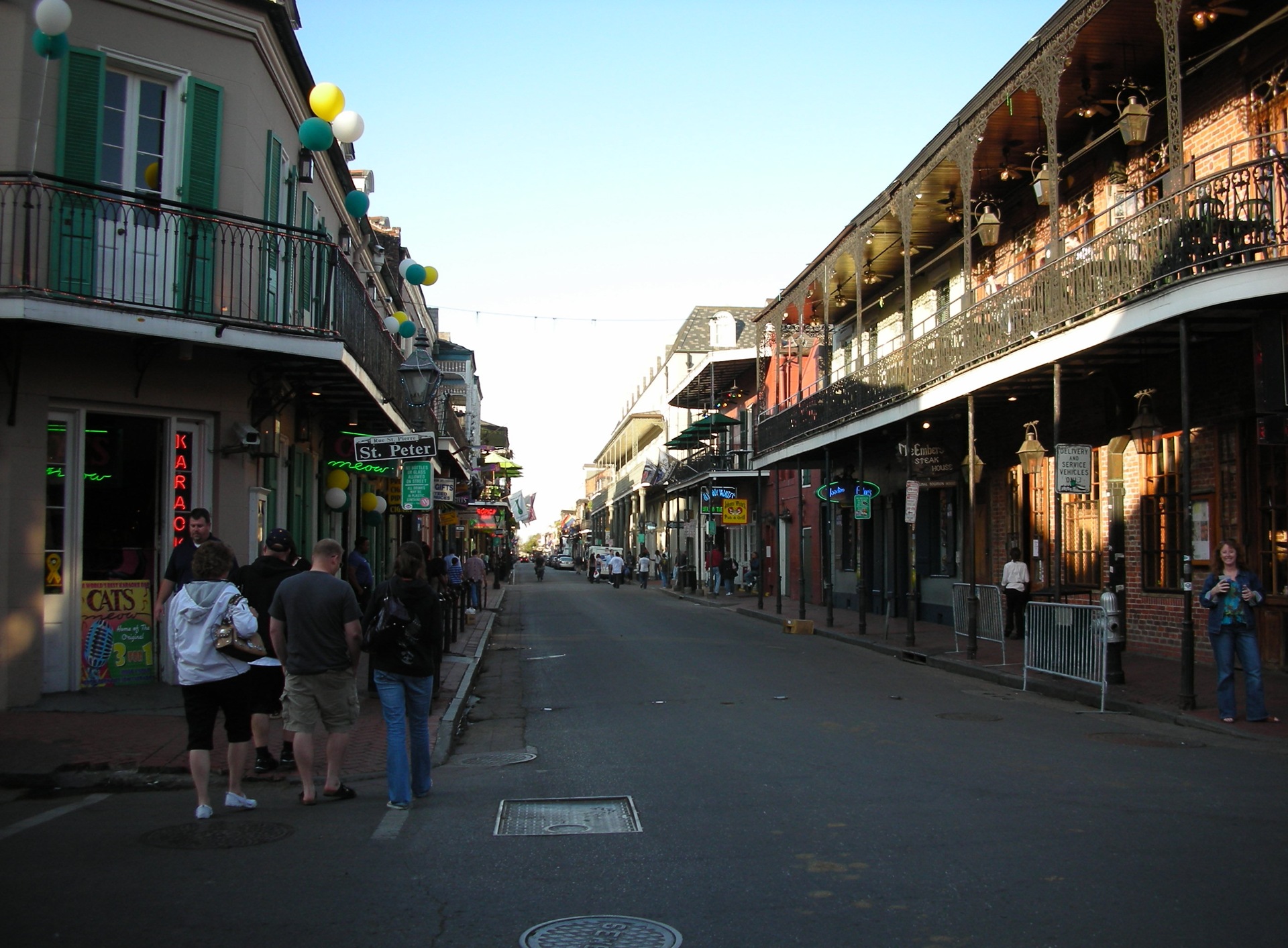 Fw fins new orlean. Денег орлеан. Необычные деньги в истории человечества. Денег орлеан. Новый орлеан 2020.