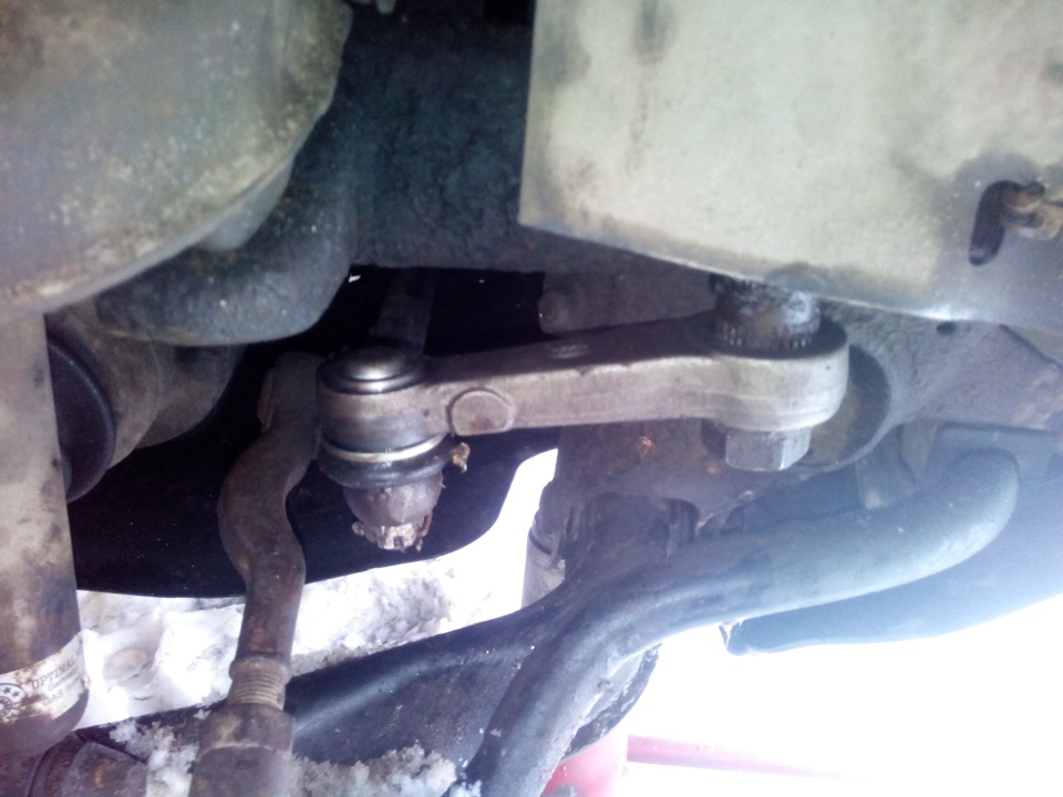 Замена рулевой сошки. — Mitsubishi Pajero (2G), 2,5 л, 1992 года ...