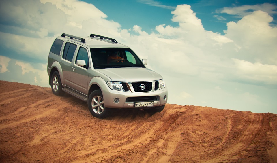 Nissan Pathfinder 1920x1080