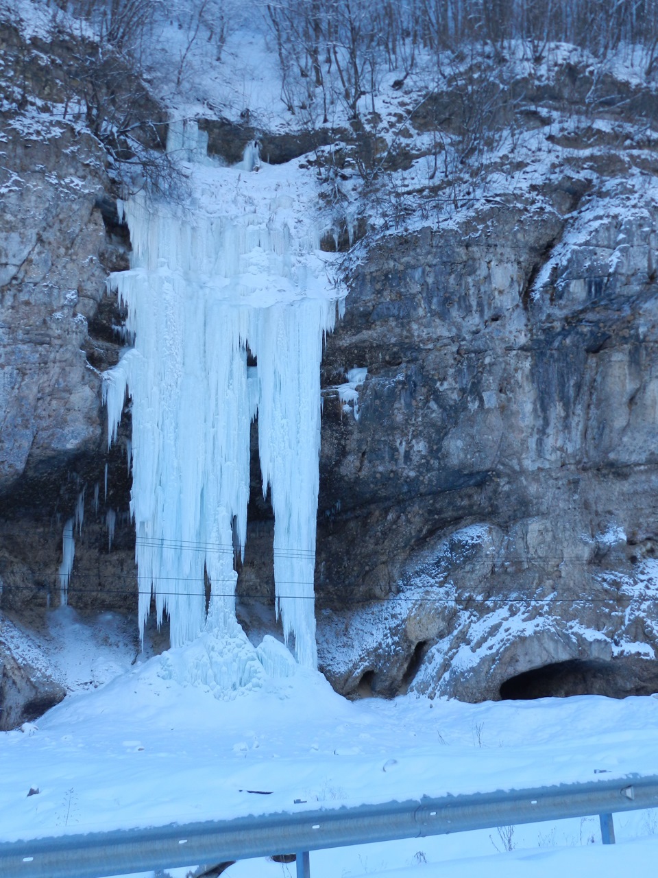 Чегемские водопады зимой