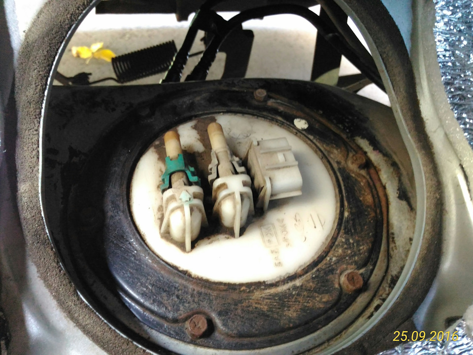 Замена бензонасоса (PDA-P001), чистка бака от песка + тонировка заднего ...