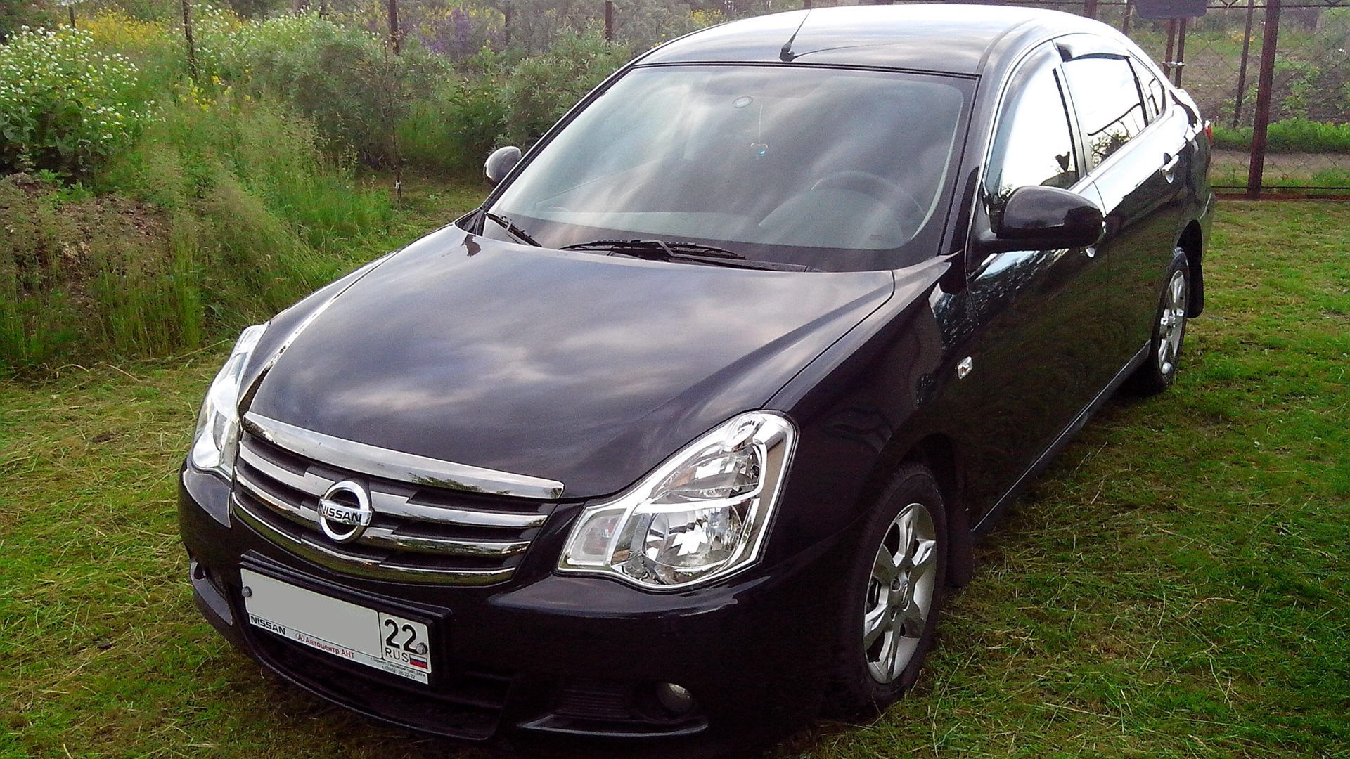 Nissan Almera g15 черный