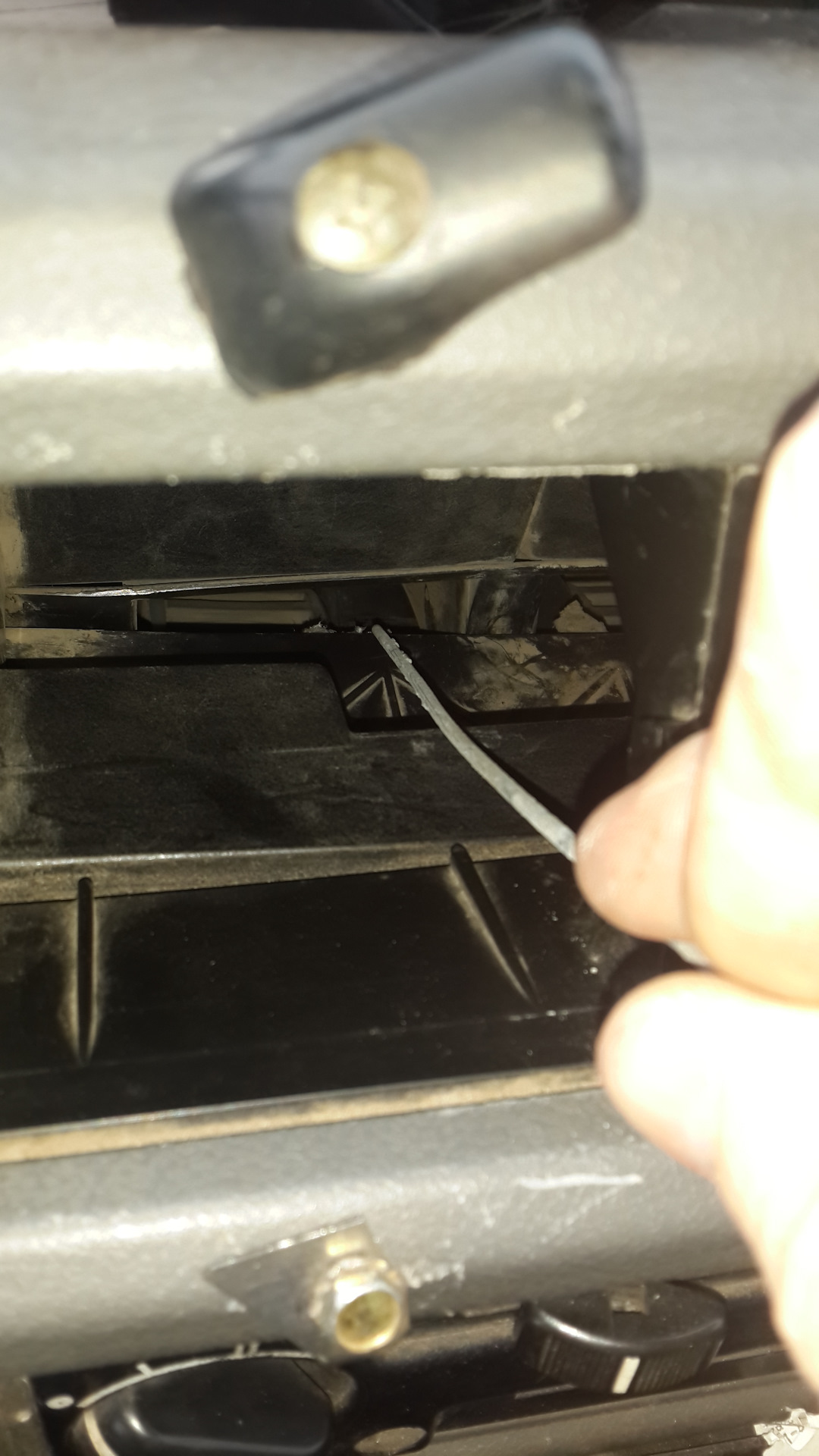 Отопитель салона газ 3302. Дует холодным печка газель 3302. Плохо дует печка газель. Плохо дует печка газель 3302. Не греет печка в газели 405 двигатель.