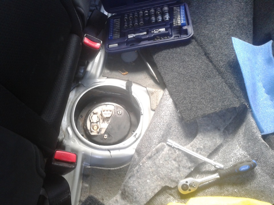 Замена фильтра в бензобаке на 95456 км… — Toyota Caldina (241), 1,8 л ...