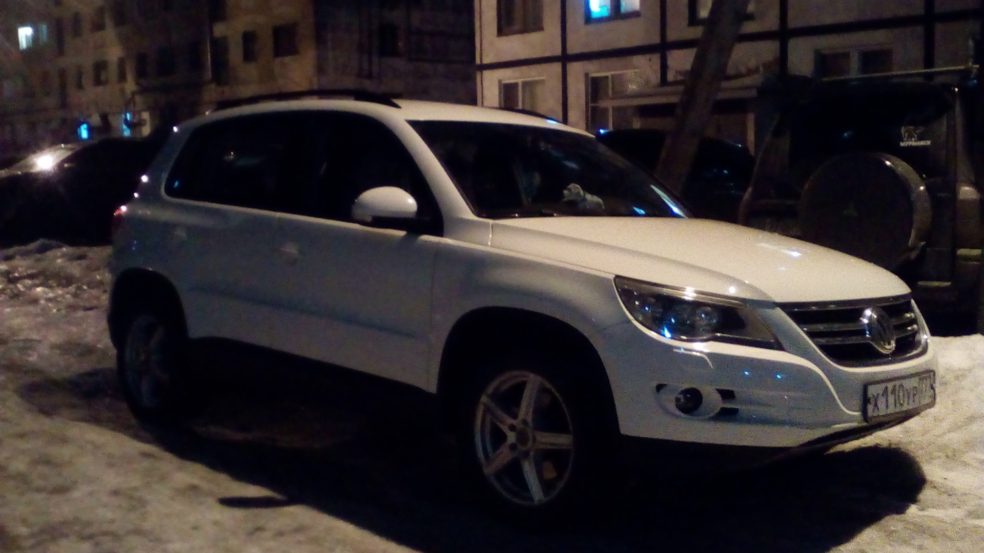 Volkswagen Tiguan (1G) 2.0 дизельный 2010 | Белая машина на DRIVE2