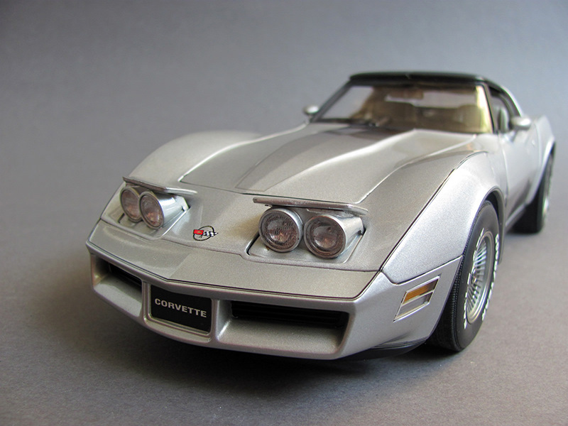 AUTO art 1982 Corvette コレクターエディション 1:18 AUTO art 1982 Corvette コレクターエディション 1:18 AUTO ART