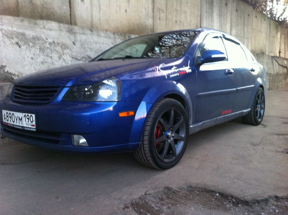 Фиолетовая матовая Suzuki forenza