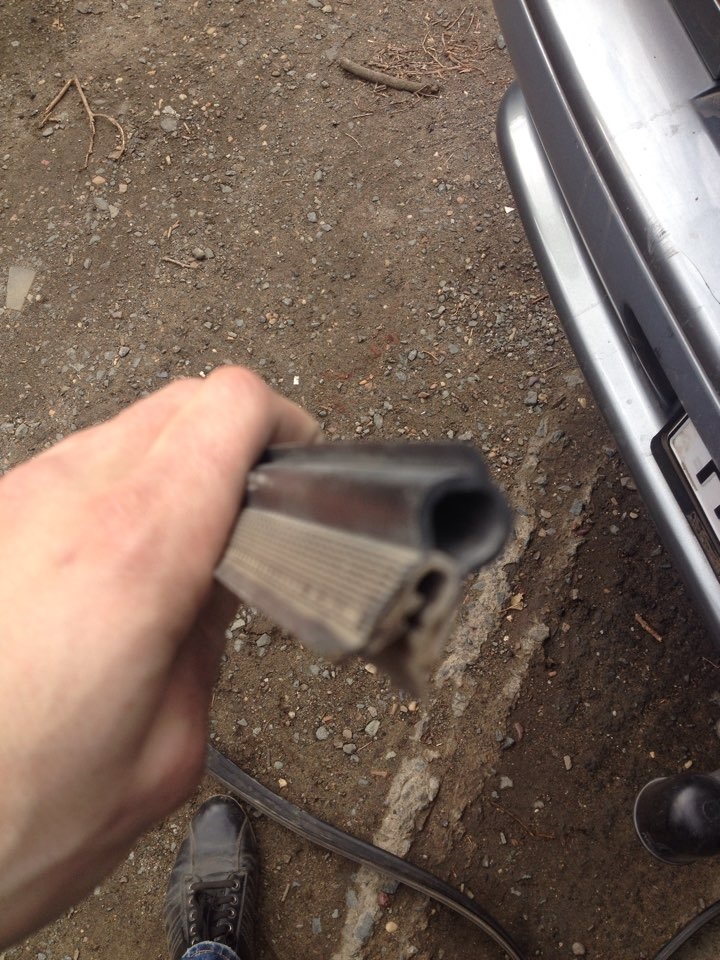 Замена уплотнительных резинок на багажнике — LADA 2115, 1,5 л., 2005 ...