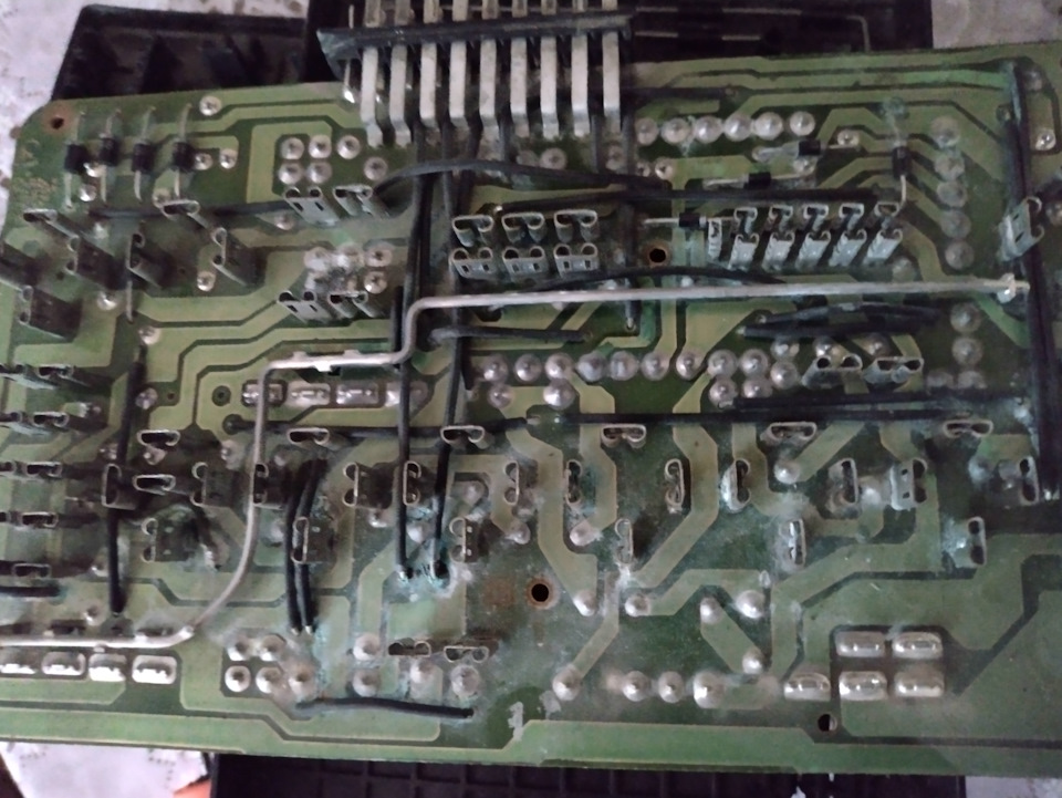 Блок реле и предохранителей — Москвич Святогор, 1,6 л, 1999 года ...