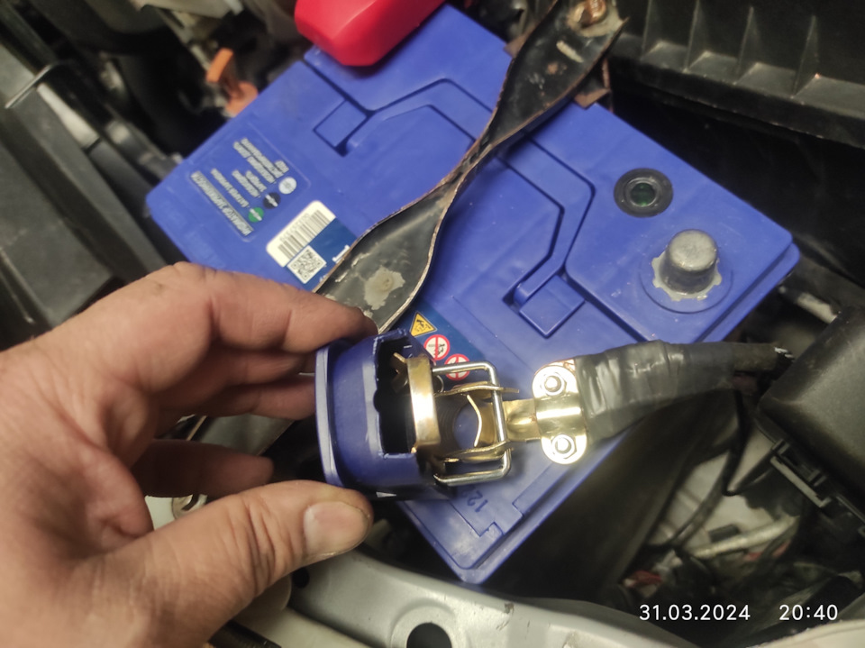 Замена клемм АКБ — Toyota E120, 1,8 л, 2001 года | электроника | DRIVE2