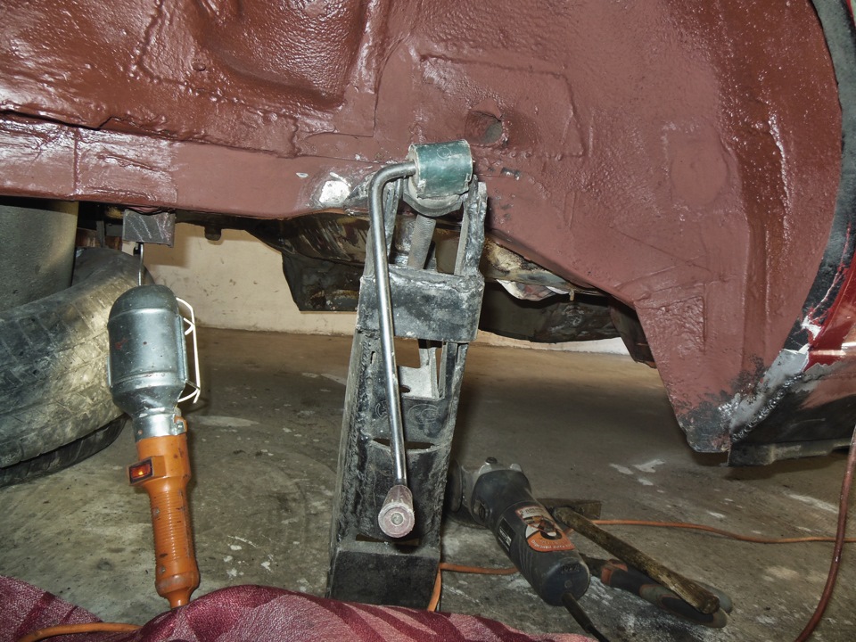 Ремонт чашки под пружину (Правая) Часть 2 — BMW 3 series (E30), 2,5 л ...