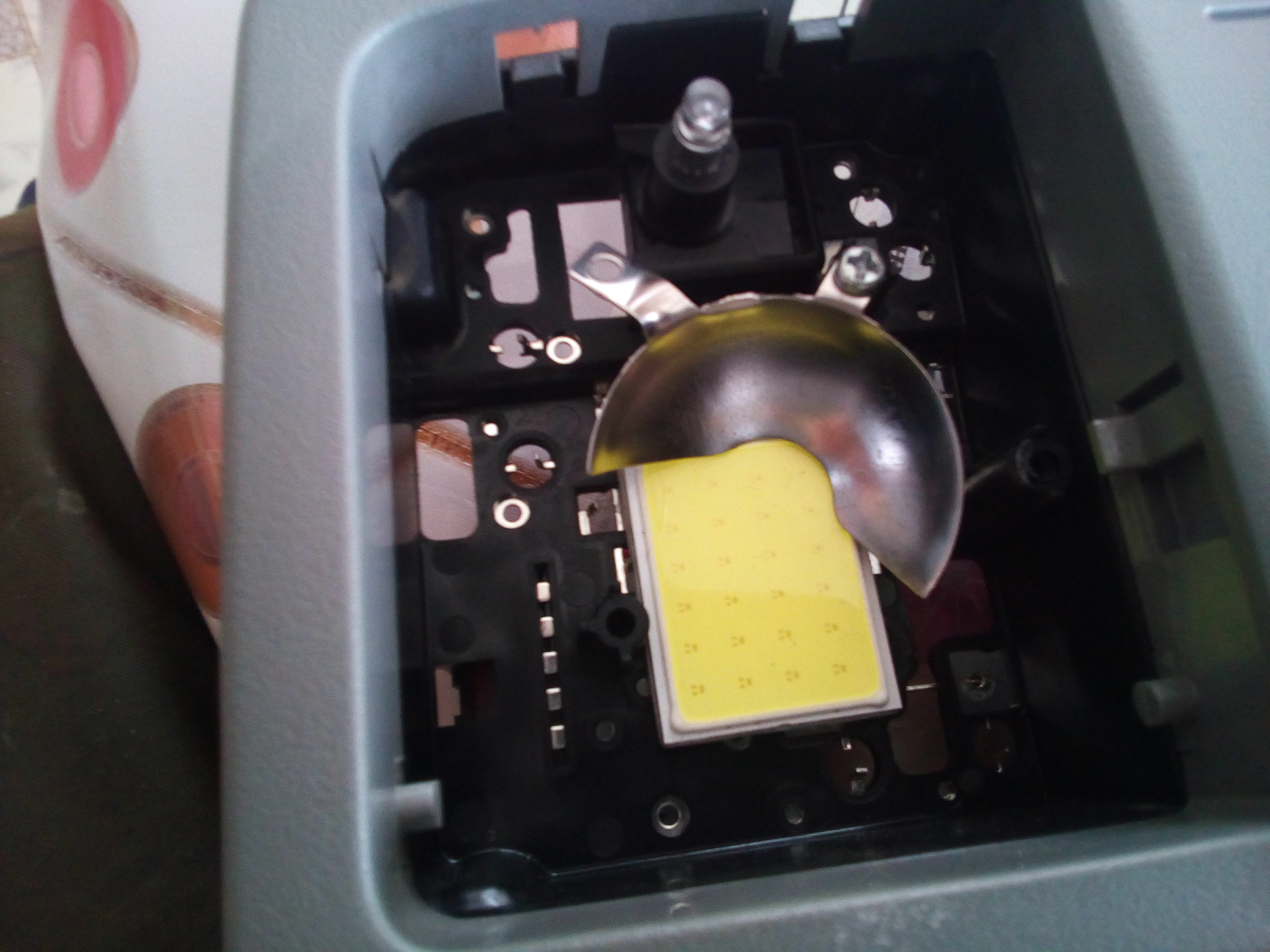 Замена освещения салона — KIA Sorento (2G), 2,4 л, 2011 года ...