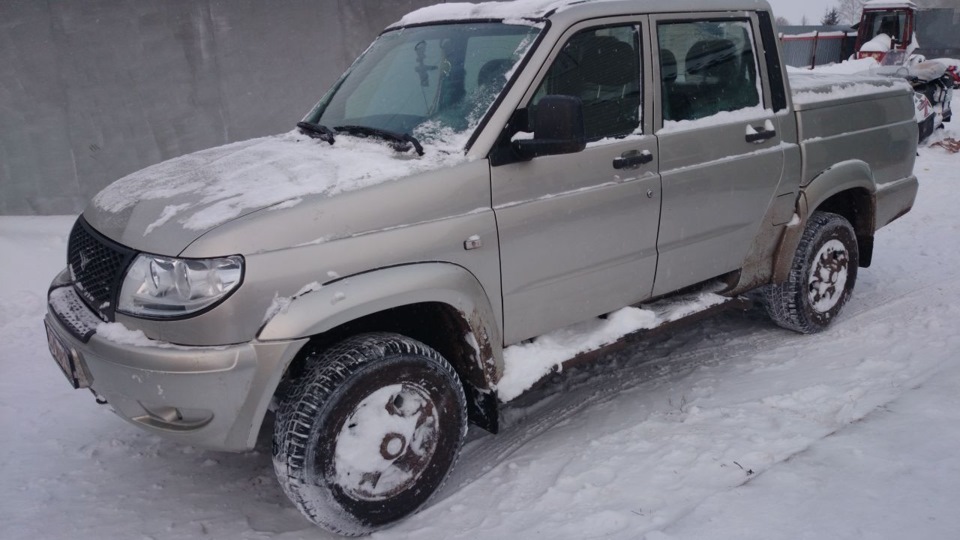 Сильная "сливочная"эмульсия в маслозаливной горловине.На пробке. — УАЗ ...