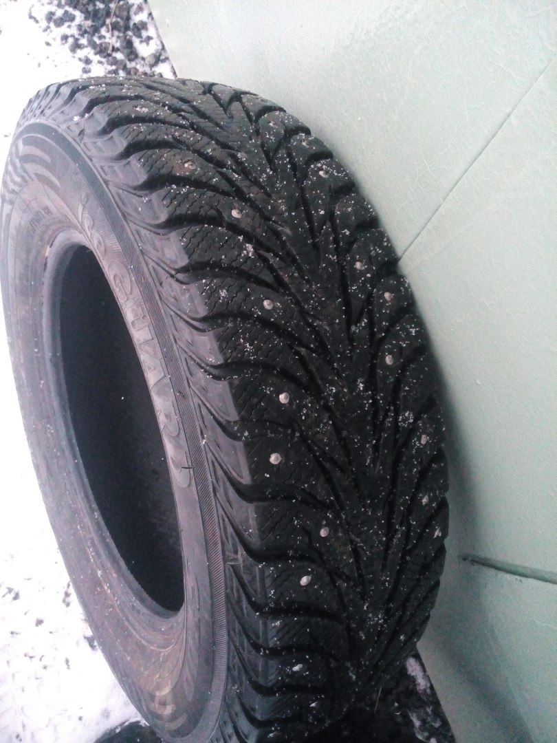 Продам два колеса Yokohama IceGuard 175 70 R13 — Lada 2115, 1,5 л, 2006 ...