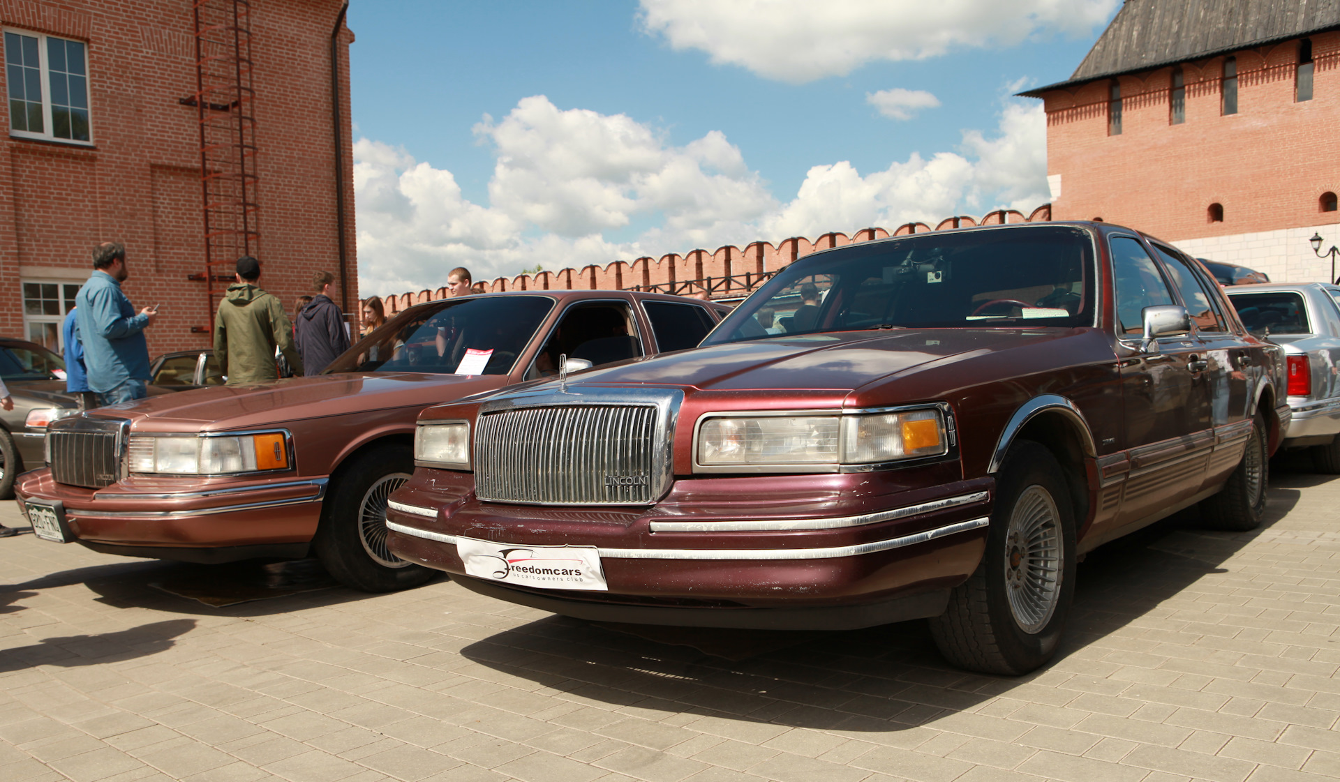 Lincoln continental 3.8 at 1992. Линкольн Континенталь 1990. Lincoln Continental Signature Series 1994. Lincoln Continental Signature Series 1989. Lincoln Continental 1990 Wheel.