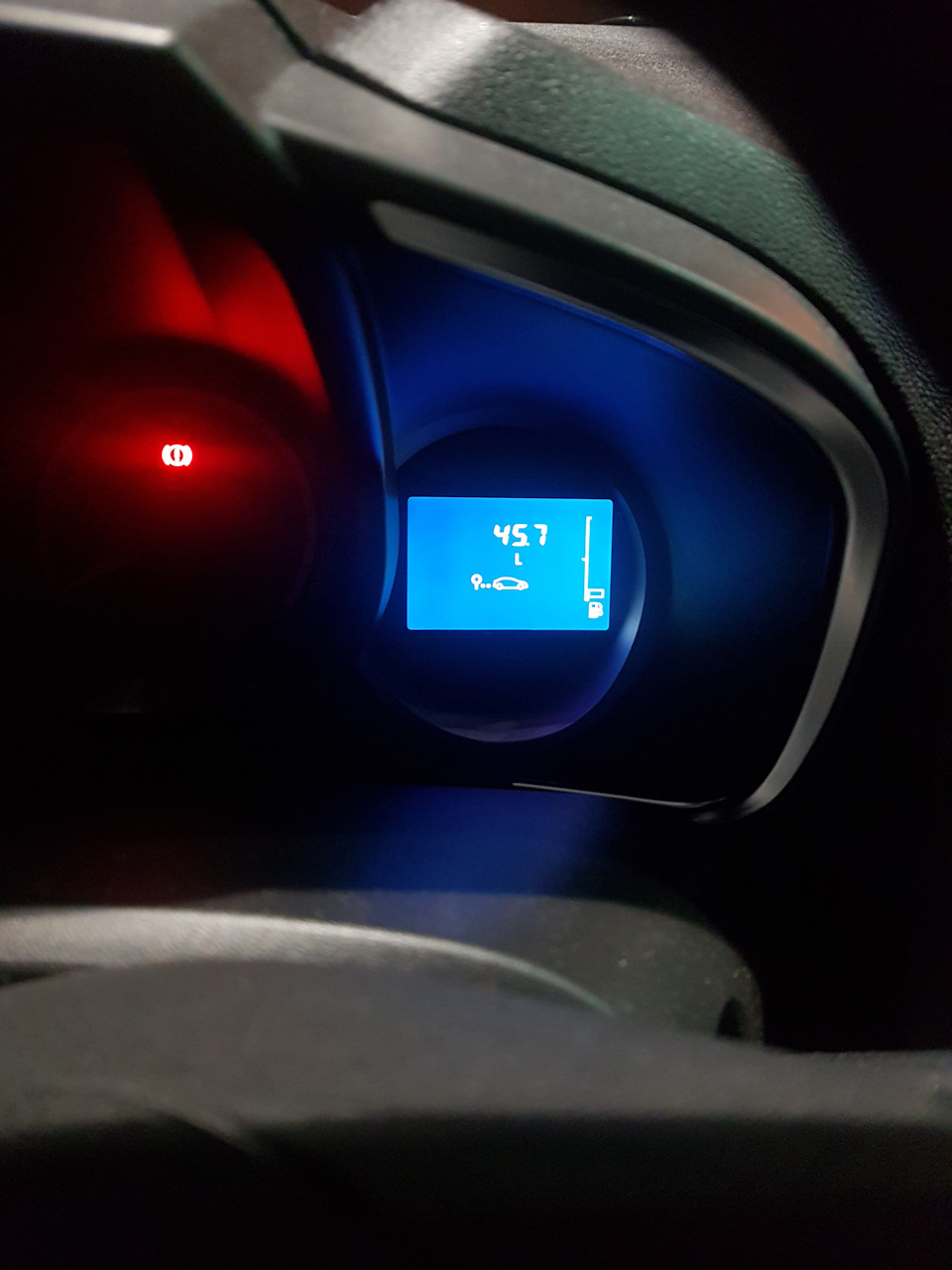 Сколько влазит в бак. — Lada XRAY, 1,8 л, 2016 года | заправка | DRIVE2