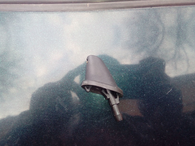 Моторчик и форсунка заднего стеклоомывателя — Honda Civic Fastback (6G ...