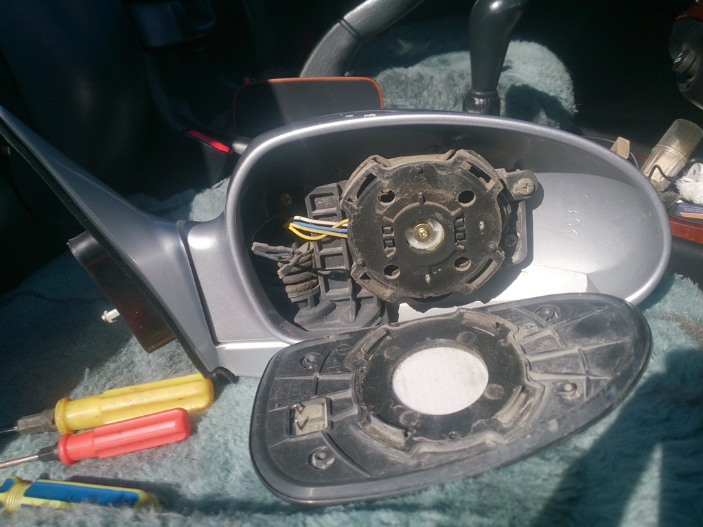 Хендай соната как разобрать зеркало Правое зеркало. - Hyundai Sonata IV (EF), 2 л, 2006 года своими руками DRIVE2