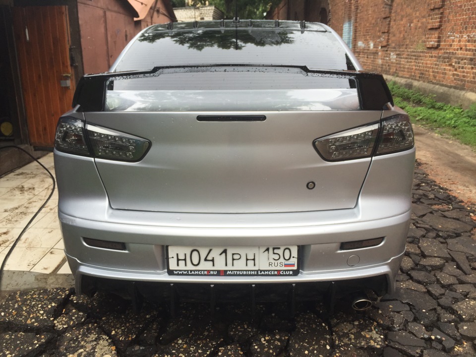 Поставил спойлер и козырек на крышу — Mitsubishi Lancer X, 1,5 л, 2007 ...
