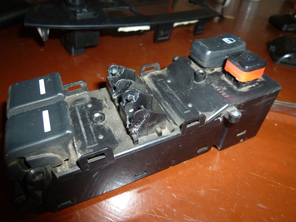 Ремонт кнопок стеклоподьемника — Honda Accord (7G), 2,4 л, 2004 года ...