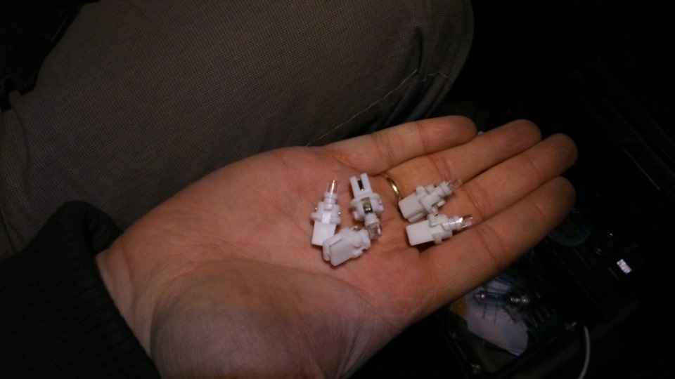 Очередная замена лампочек в приборке — Lada Калина универсал, 1,4 л ...