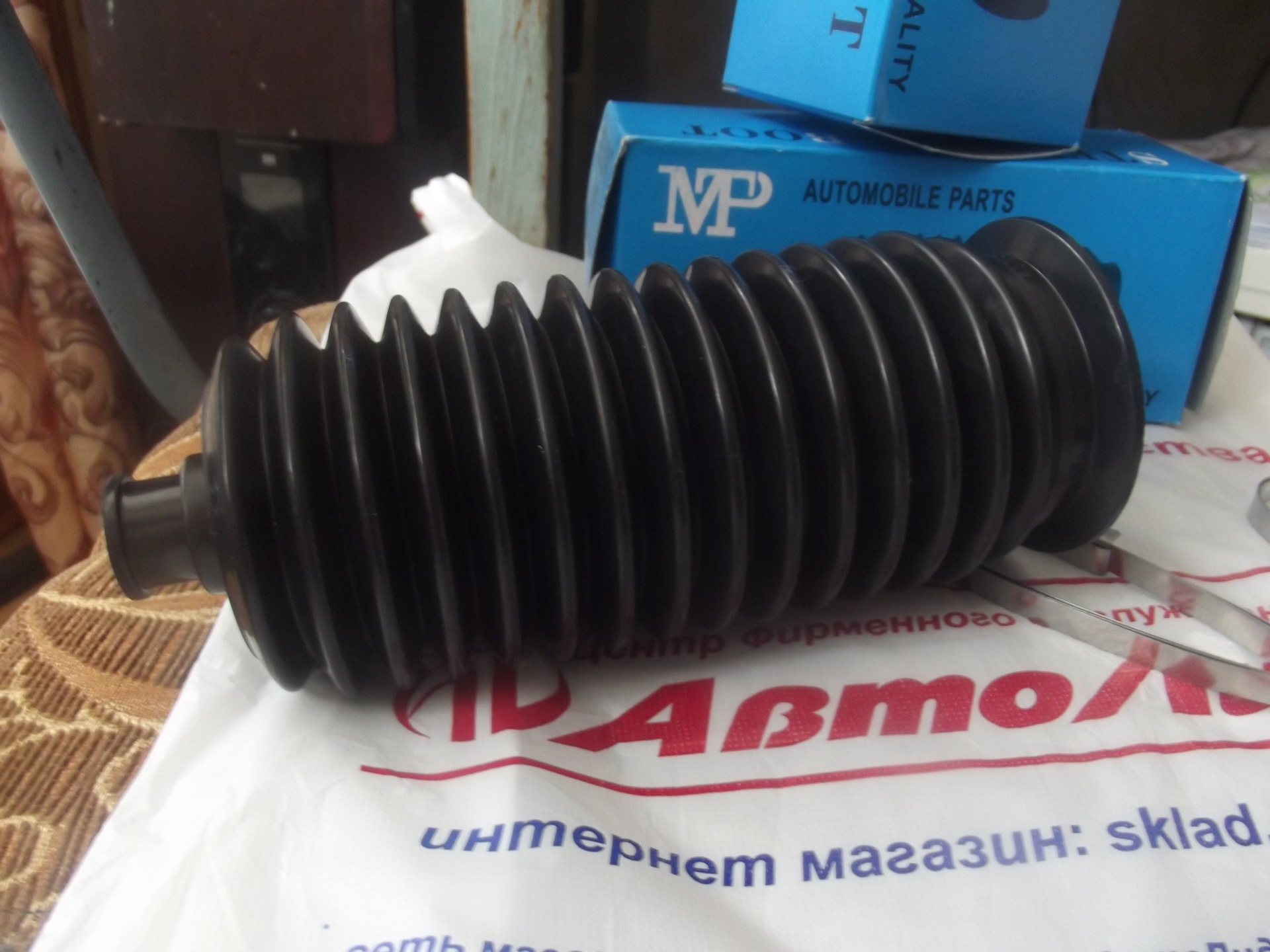 Пыльник рулевой тойота. Пыльник рулевой камри 40. Пыльник рулевой toyota rav4. Пыльник рулевой рейки ленд крузер 100. Пыльник рулевой тойота.