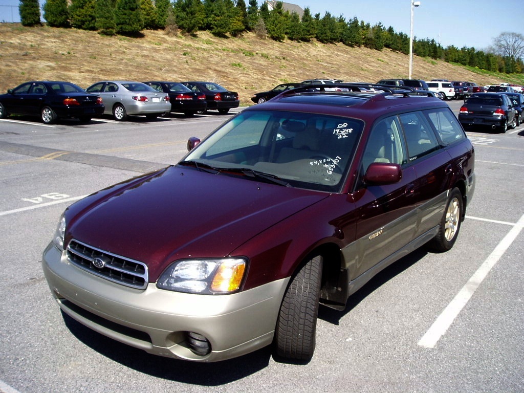 Купить субару аутбек 2.5. Subaru Legacy Outback 2001. Subaru Legacy Outback 2002. Субару Аутбек 2002 2.5. Subaru Legacy Outback BH.