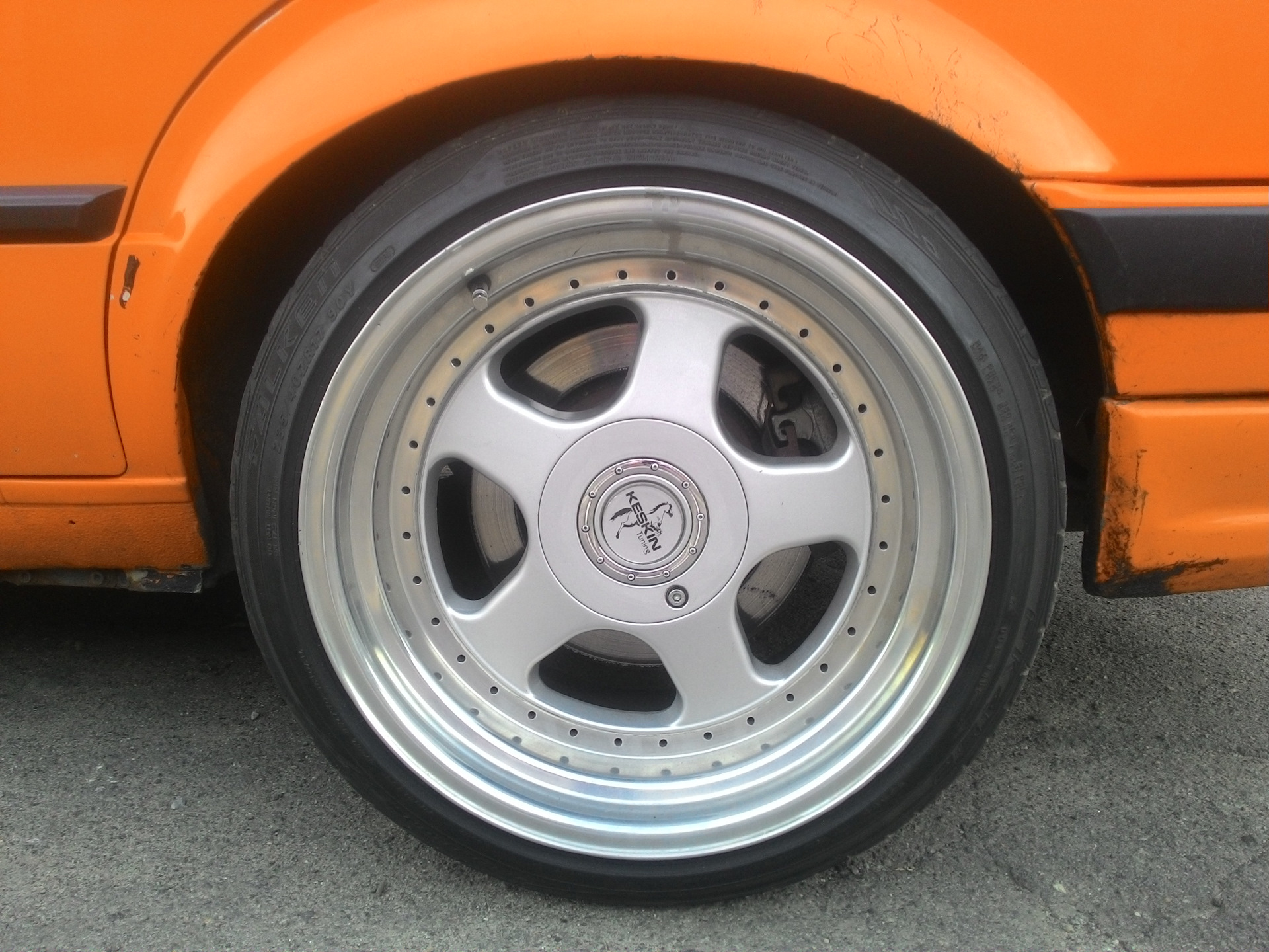 1 kt. Keskin r17 е30 e30. Keskin BMW. Keskin kt3.