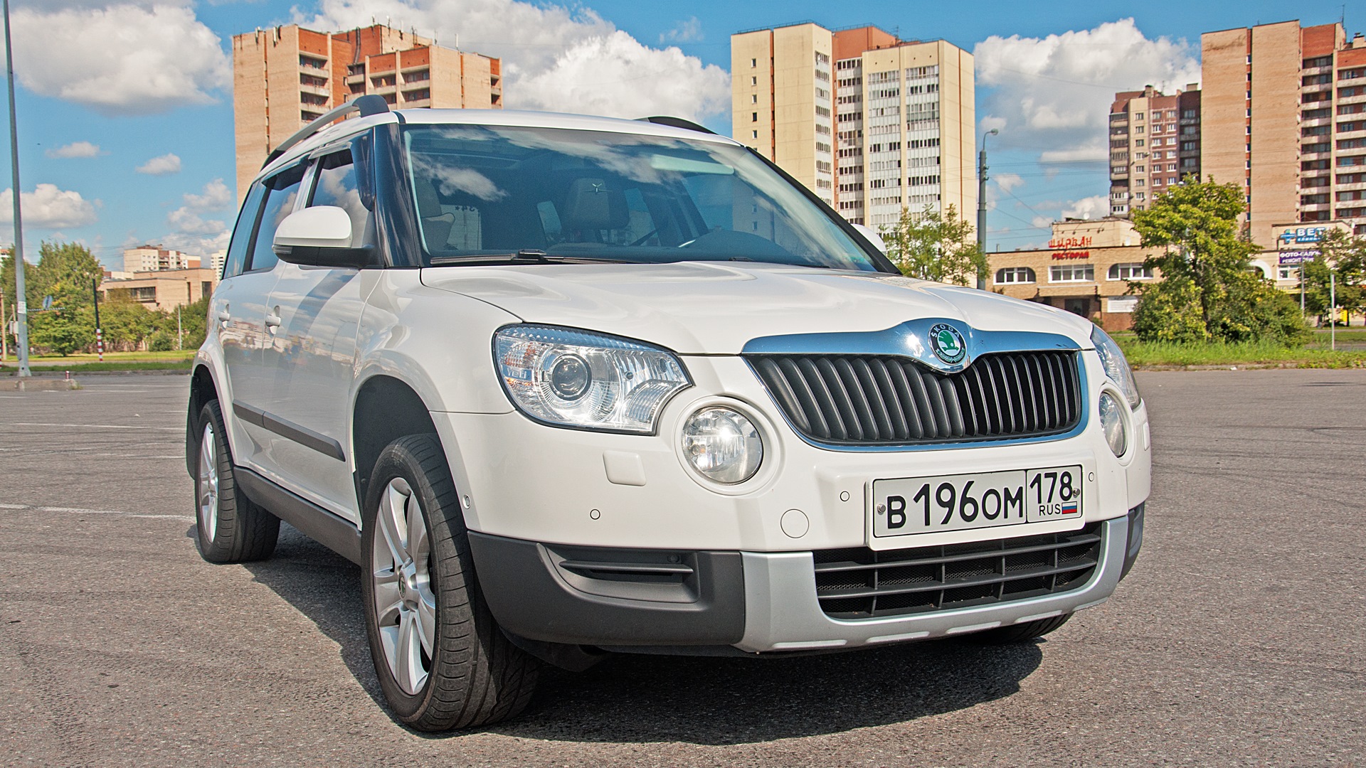 Отзыв шкода йети 1.8. Skoda Yeti 2013. Skoda Yeti 1. Шкода Йети 2013 серый. Шкода Йети игрушка.