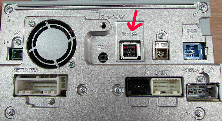 USB и нормальное время Pioneer mp309-a — Nissan Serena, 2.0 л., 2009 года  на DRIVE2