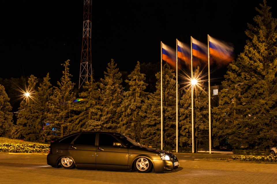 Ночная 9. Девятка в ночном городе. Белая девятка в ночном городе.