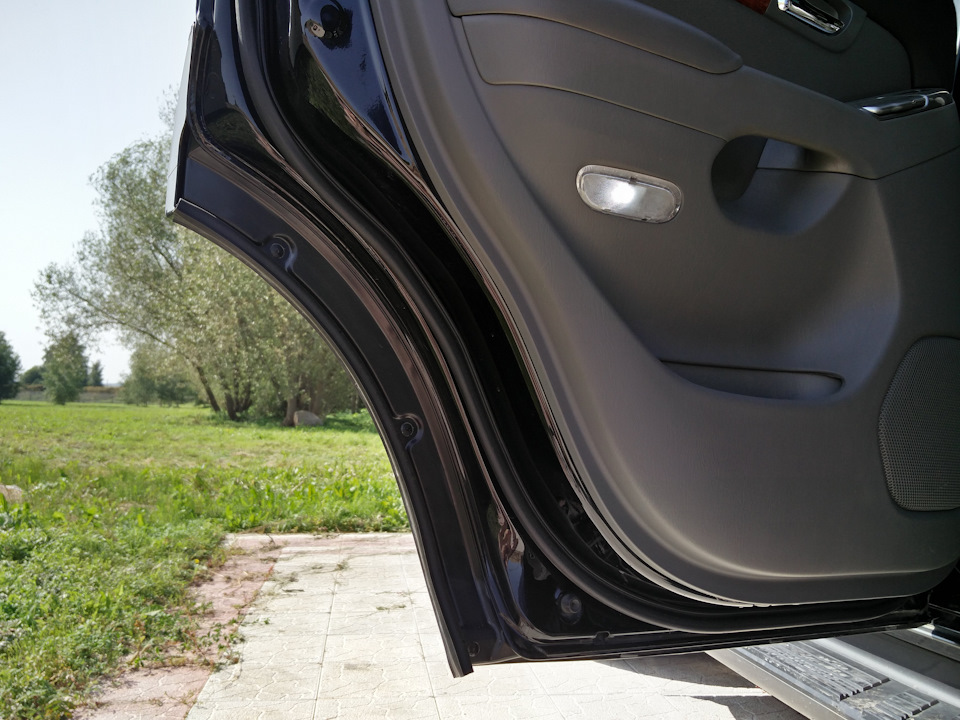 Установка дверных уплотнителей задних колесных арок. — Toyota Land ...