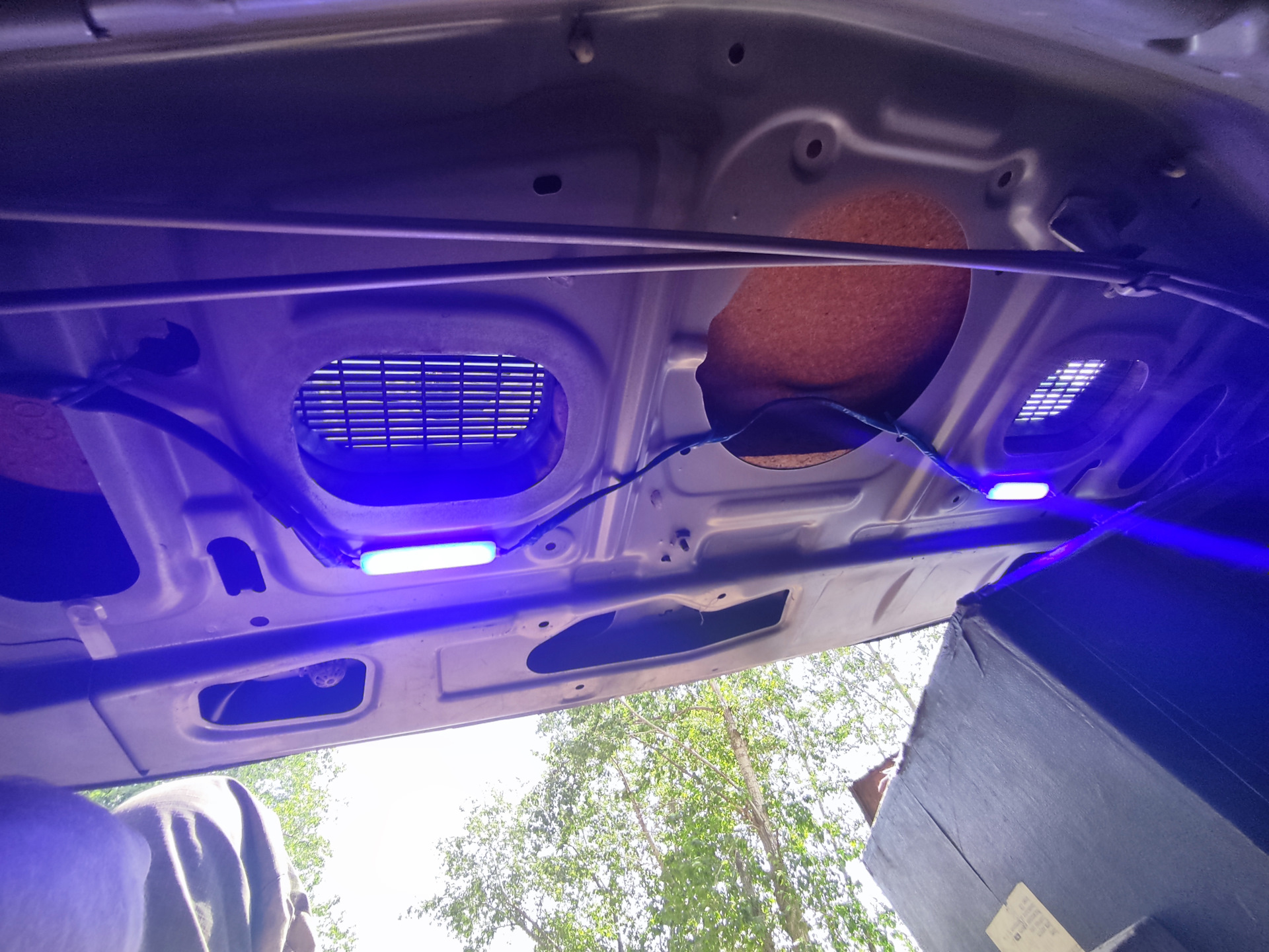 Как сделать подсветку в багажник, как заменить лампочку в багажнике ...