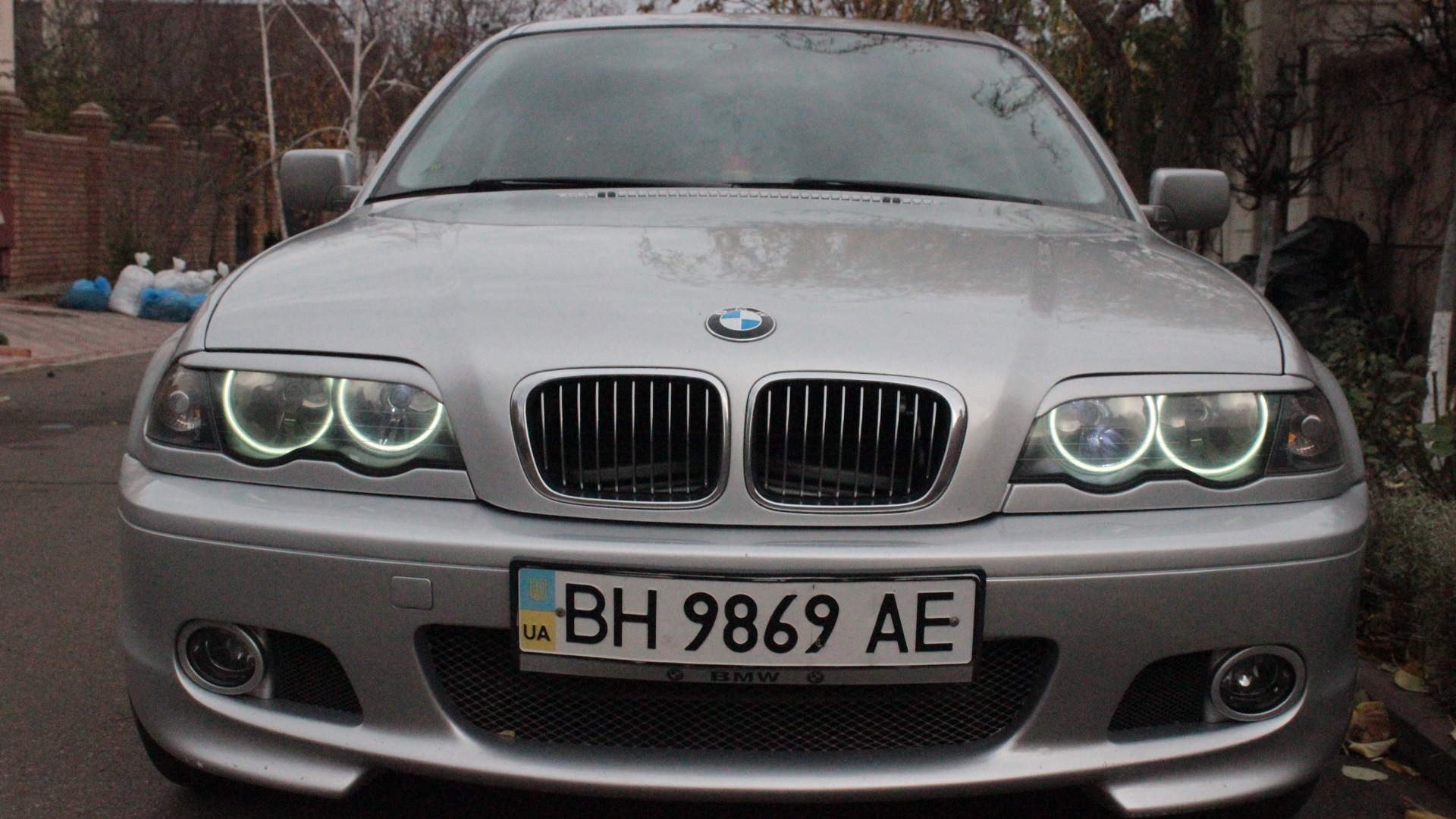 Глазки е46. Ангельские глазки на BMW e46. Ангельские глазки БМВ е46 дорестайл. Ангельские глазки БМВ е39 дорестайл. Е46 дорестайл.