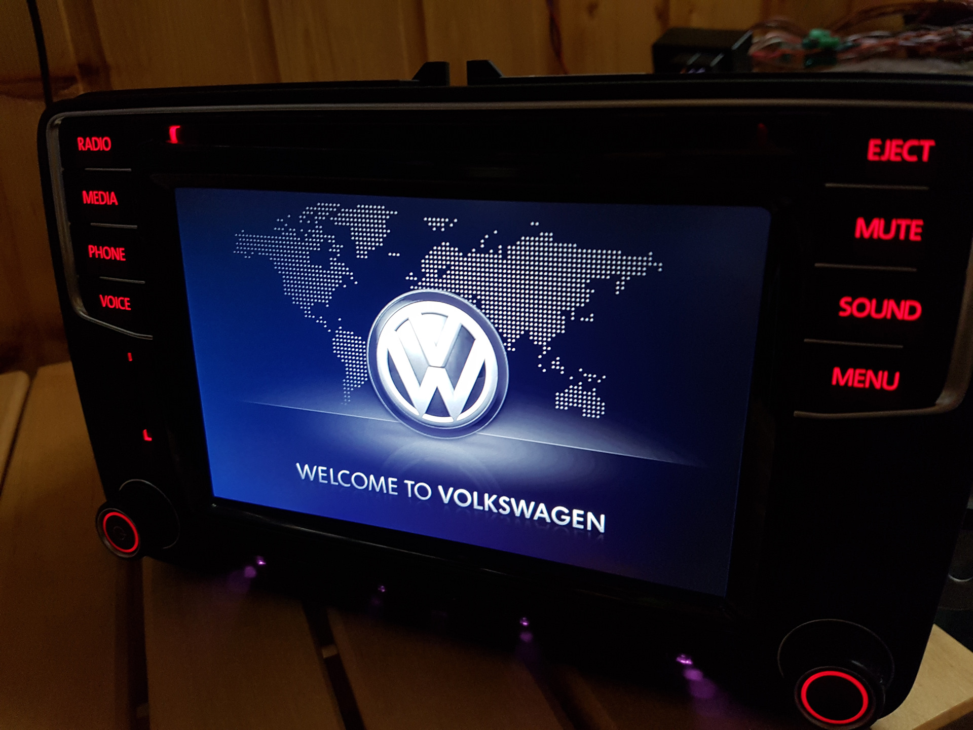 Заставка на экран магнитолы. Заставка на экран магнитолы Renger. Composition Media drive2. Приветствие на дисплее ГУ VW Magotan.