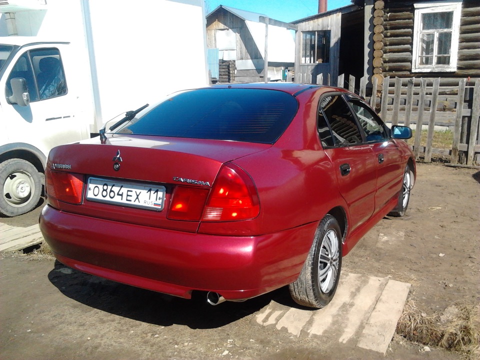 Фото после покраски бамперов, порогов + полировка. — Mitsubishi Carisma ...