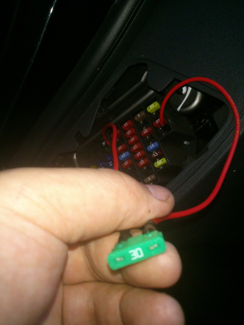 Стеклоподъемники работают без ключа зажигания. — DRIVE2