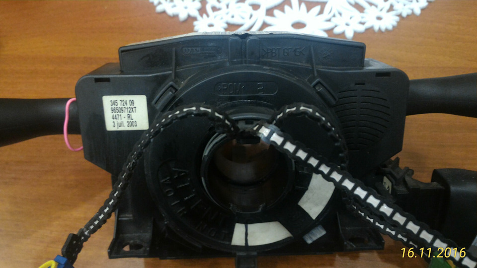 Ремонт подрулевого переключателя на COM 2000 DAV на Пежо 406 2003 года ...