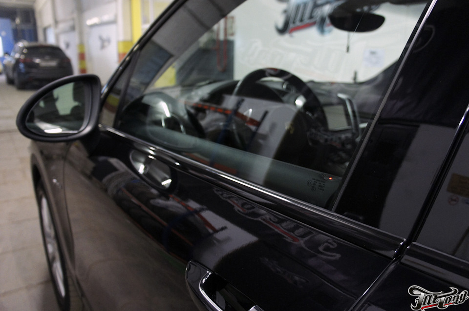 Porsche Cayenne. Антихром кузова, полировка фар, тонировка лаком задних ...