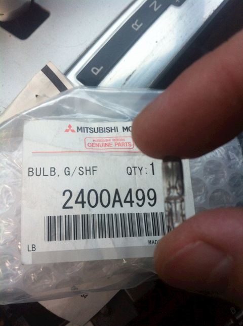 2400A499 Лампа подсветки приборов Mitsubishi | Запчасти на DRIVE2