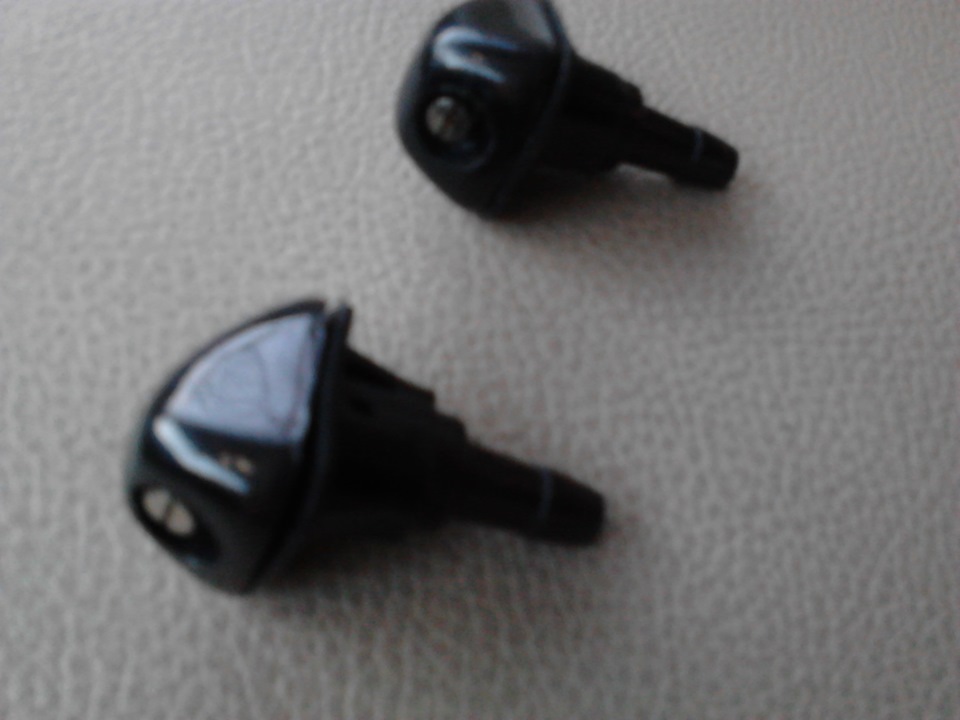 Веерные форсунки на паджеро спорт 2. Форсунки омывателя лобового стекла паджеро спорт 2. Веерные форсунки на митсубиси паджеро 4. Веерные форсунки омывателя на паджеро спорт 3. Веерные форсунки омывателя ваз на паджеро спорт 2.